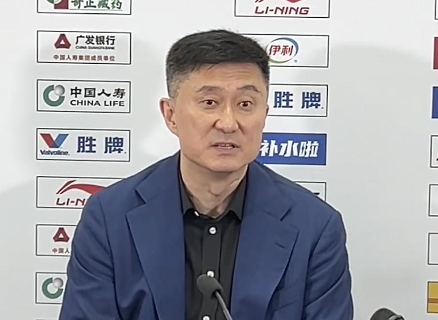 开云体育-杜锋：本赛季一路磕磕绊绊很不容易，感谢球员们对教练组的支持